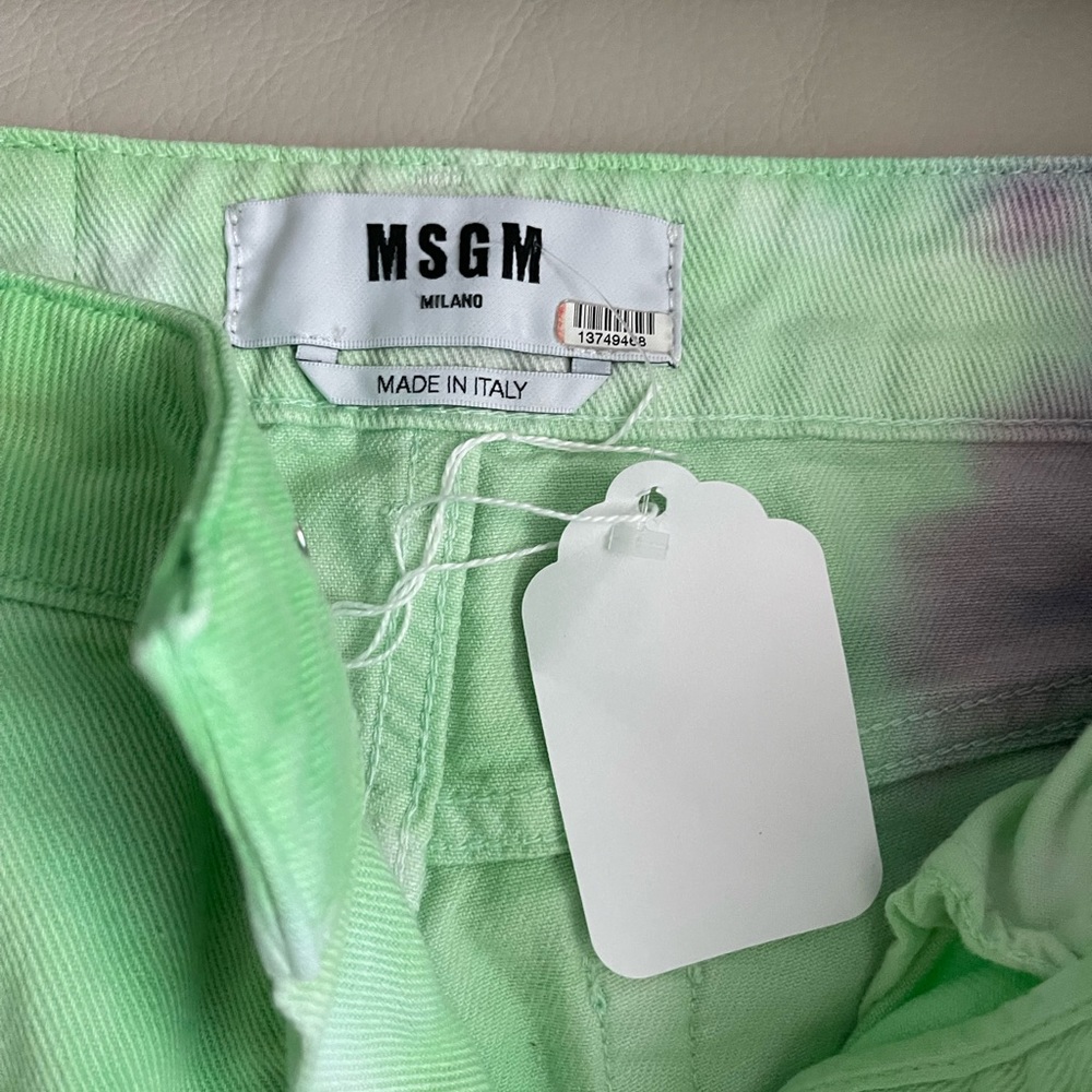 Very cute jeans, 100% cotton.